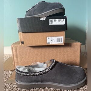 Brand New Men’s size 13 Dark Grey Ugg Tasman slipper
